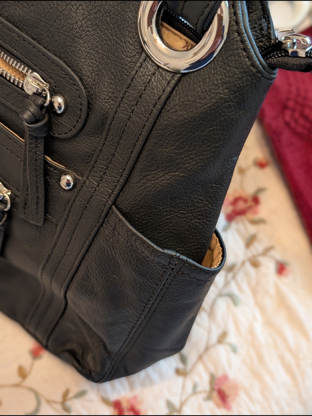 Ladies CCW Black Leather Handbag - Picture 3 of 9